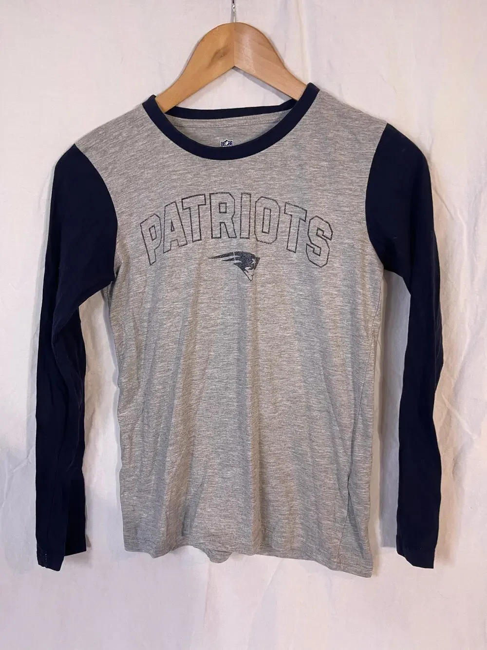 NFL Patriots boys medium shirt